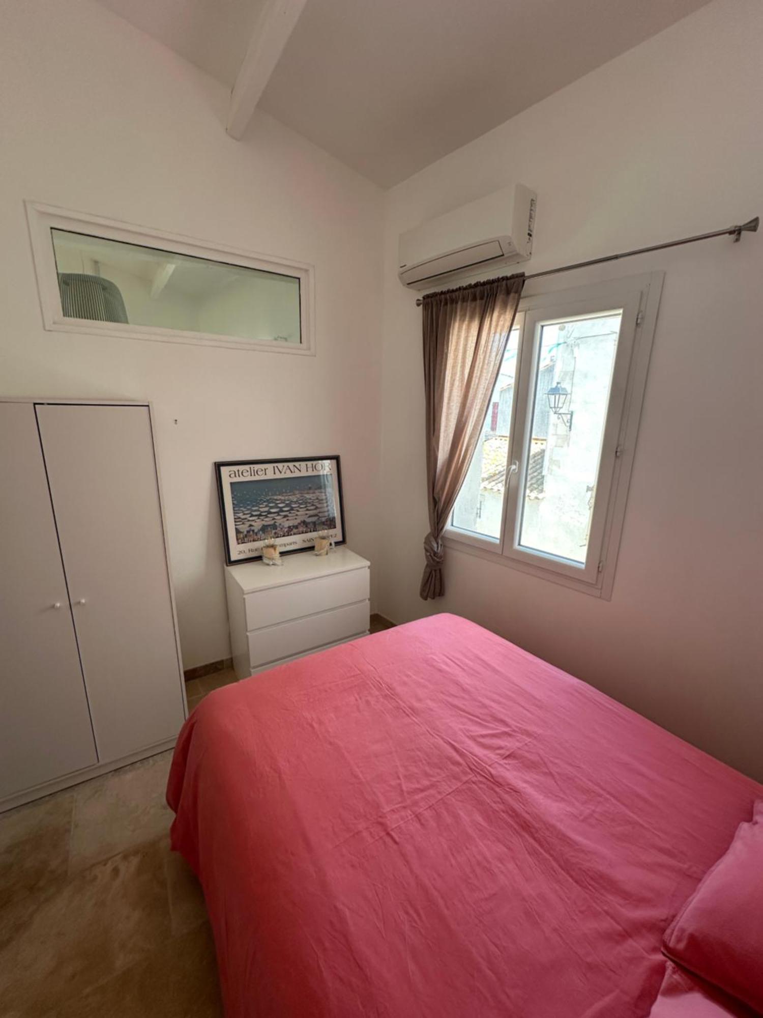 Appartement Avec Vue Sur L Eglise Des Saintes エクステリア 写真